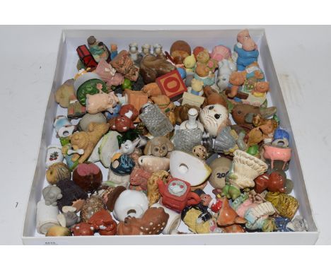 TRAY CONTAINING MAINLY CERAMIC MODELS OF ANIMALS
