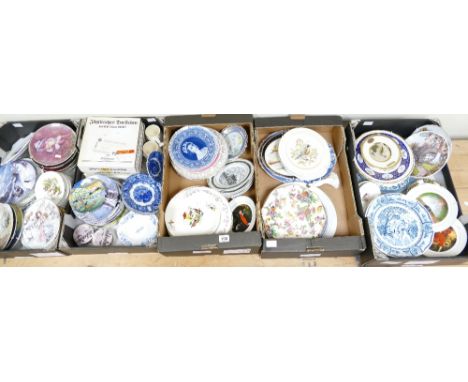 A large collection of collectors plates to include Royal Worcester, Wedgwood, Royal Doulton, Bradford Exchange, Canterbury co