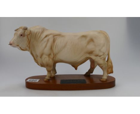 Beswick Connoisseur model of Charolais Bull A2600 on wood plinth