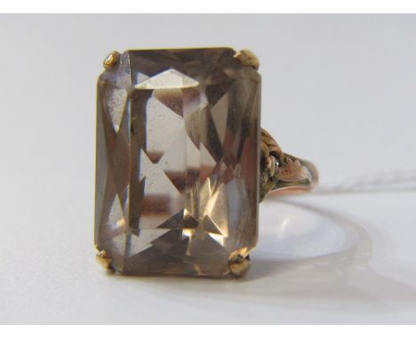 VINTAGE 14ct GOLD SMOKEY QUARTZ RING, large rectangular cut smoke quartz in 4 claw setting, size N 