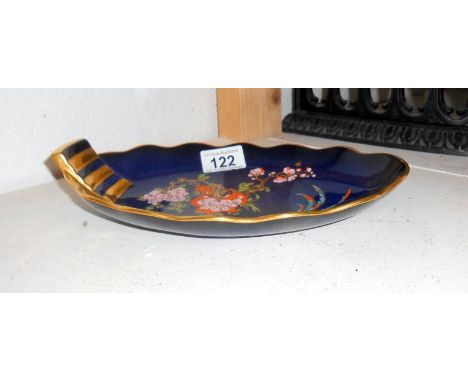 A Carltonware dish