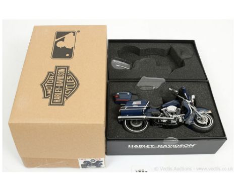 Die-cast Promotions (ERTL) 1/12th scale Motorcycle Harley Davidson FLHTCU Ultra Classic Electroglide "Seattle Mariners" - Min