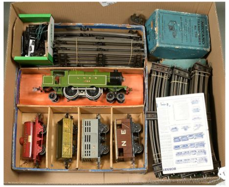 Hornby O Gauge pre-war LNER Goods Train Set containing 20v electric LNER green 4-4-2 Tank, Shell Motor Spirit Tanker, NE Open