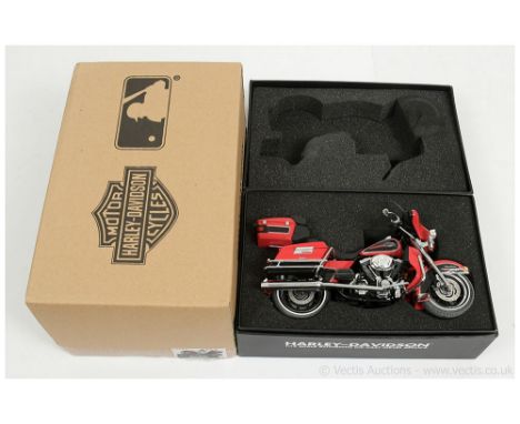 Die-cast Promotions (ERTL) 1/12th scale Motorcycle 10501 2008 Harley Davidson FLHTCU Ultra Classic Electroglide "Arizona Diam