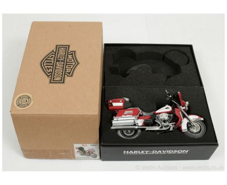 Die-cast Promotions (ERTL) 1/12th scale Motorcycle 10603 Harley Davidson FLHTCU Ultra Classic Electroglide "Oklahoma Universi