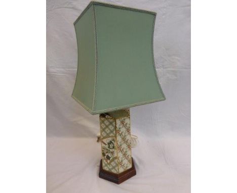 A Masons 'Applique' patterned table lamp. 
