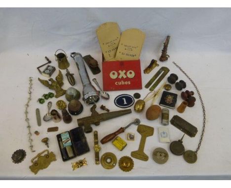 A tray of assorted collectables to include brass door furniture, an enamel door number (1) etc.