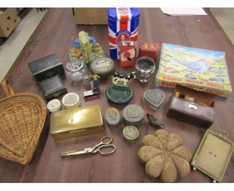 Collectors lot to include tins, pin cushion, trinket pots, wooden puzzle etc etc