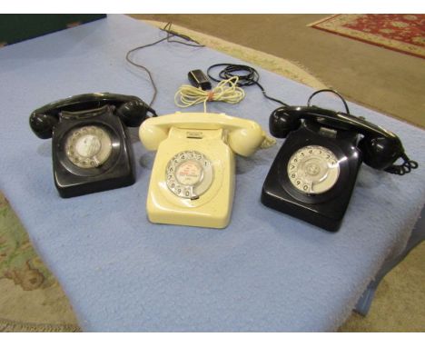 3 Vintage telephones&nbsp;