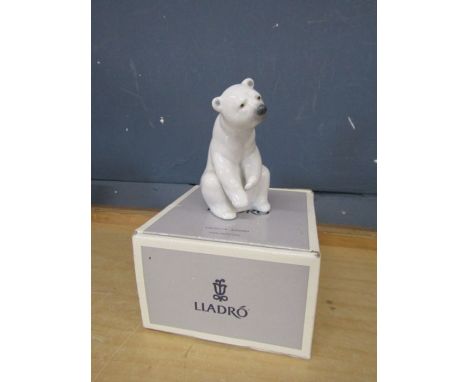 Lladro Polar bear in box&nbsp;