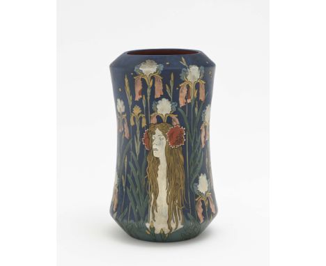 Vase "Der Tag"Mettlach, Villeroy &amp; Boch, Hans Christiansen, 1899 Steingut, Chromolith-Technik. Leicht eingezogene Wandung