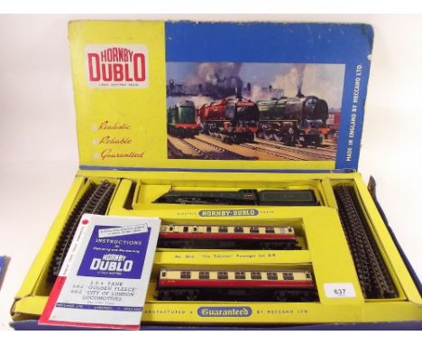 A Hornby Dublo Golden Fleece engine with two carriages and track - wrong box 