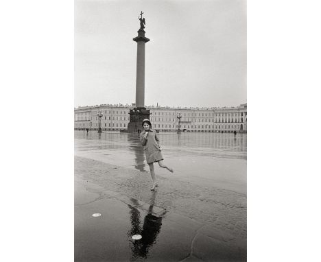 Fischer, Arno -- Leningrad. Circa 1972/printed 2016. Gelatin silver print on doubleweight paper. 35 x 23 cm (40 x 30 cm). Ann