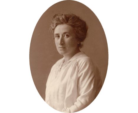 Luxemburg, Rosa -- Photographer: Hänse-Herrmann, Berlin. Portrait of Rosa Luxemburg. 1910. Vintage sepia-toned gelatin silver