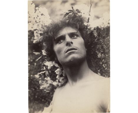 Plüschow, Guglielmo -- Male portrait. Circa 1900. Albumen print. 22,5 x 16,5 cm. Number 6863 in blue crayon and photographer'