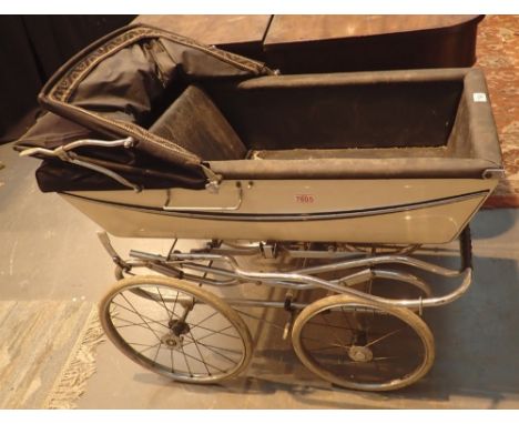 Vintage coach built Silver Cross pram 