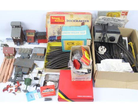 Hornby - Heljan - Hammant &amp; Morgan - Peco - Others - A quantity of OO and HO gauge model railway scenics, accessories and