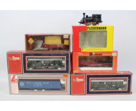 Fleischmann - Rivarossi - Lima - A boxed HO steam locomotive with a rake of boxed HO passenger and freight rolling stock. Lot