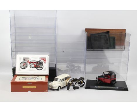 1:18 diecast model display cases - Spares or repairs vehicles. A selection of Seventeen display cases and 4 diecast models, l