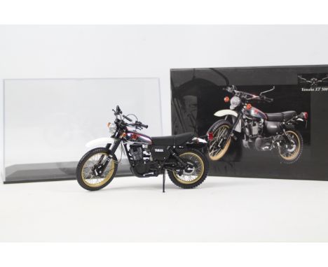 Minichamps - Yamaha XT 500 - Diecast Models. A Minichamps Classic Bike Series No. 54 Model No. 163301 1/12 scale model of a Y