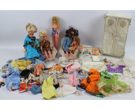 Sindy - Pedigree - Hasbro - Pippa Doll - Palitoy - Dolls. A selection of Loose Sindy dolls, a Pippa Doll and an unbranded dol