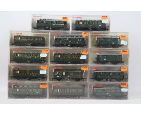 Fleischmann - A rake of 14 Fleischmann HO gauge mainly passenger coaches in DRG green livery. Lot includes Fleischmann #5067 