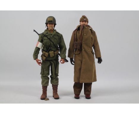 Dragon - Two unboxed Dragon 1:6 scale action figures, depicting a US Army Colonel 2William"; together with a 101st US Airborn