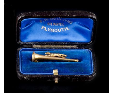 A COLLECTION OF HUNTING AND SPORTING JEWELLERY, comprising a running fox stock pin, stamped '15ct', a running fox and bugle b