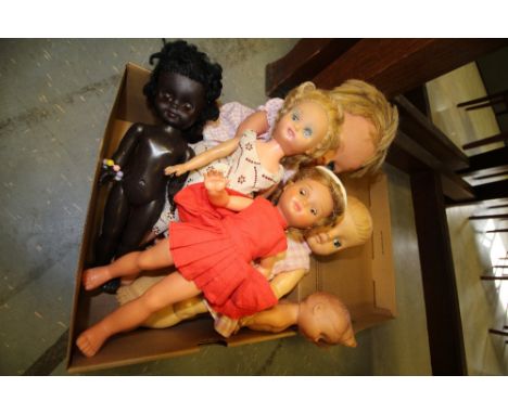 Box mixed vintage dolls - Pedigree etc
