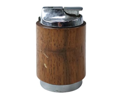 A Ronson Varaflame teak and chrome table cigarette lighter, mid 20th Century, 9 cm