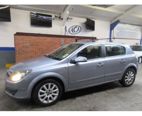 Make &amp; Model: Vauxhall Astra DesignDate of Reg: KL06 DGZColour: Silvercc: 1598MoT: 08-03-2021Fuel Type: PETROLMileage: 15