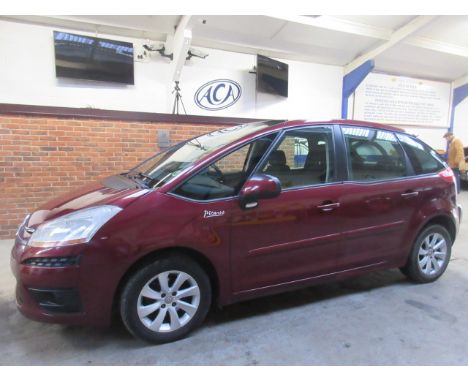 Make &amp; Model: Citroen C4 Picasso VTR + HDIDate of Reg: YL57 FROColour: Redcc: 1560MoT: 20-02-2022Fuel Type: DIESELMileage