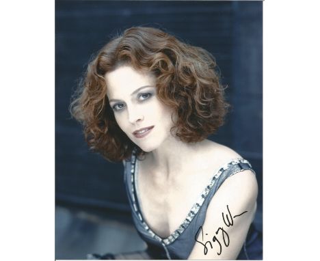 Sigourney Weaver signed 10x8 colour photo. American actress. Following her film debut as a minor character in Annie Hall (197