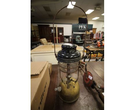 Tilly lamp