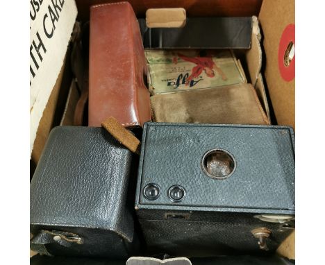 BOX OF VINTAGE CAMERAS