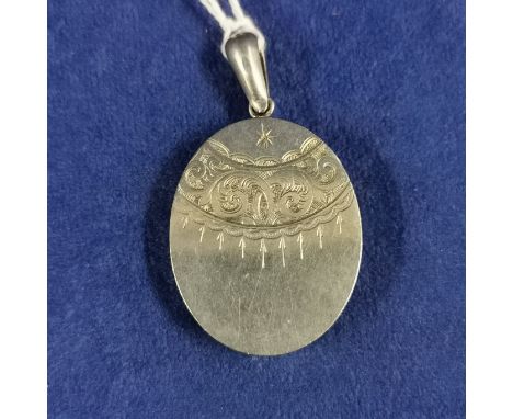 VICTORIAN SILVER LOCKET