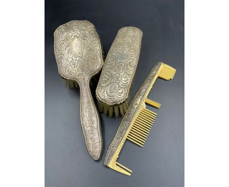 A Sterling silver dressing AF dressing table set two brushes and comb.