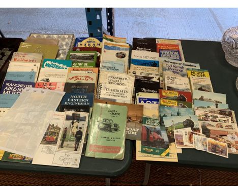 VARIOUS BOOKS AND POSTCARDS TO INCLUDE RAILWAY, BOATS, LANDROVER MANUAL ETC 