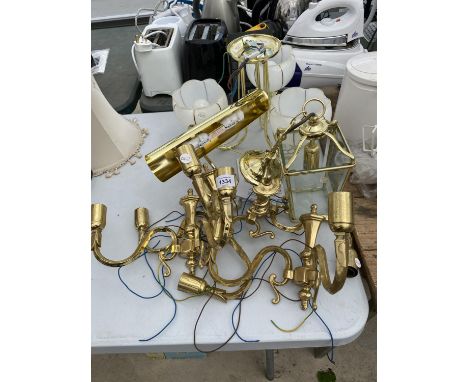 VARIOUS BRASS LIGHTS TO INCLUDE WALL, CEILING LANTERN AND PICTURE 