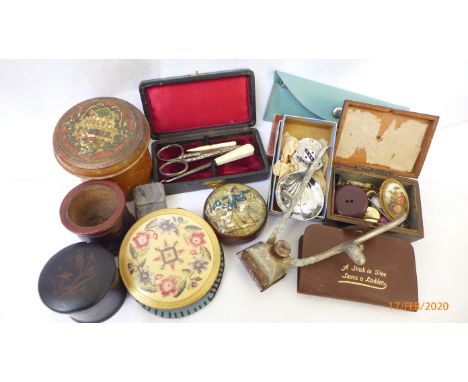 Magpie lot of small boxes and contents, powder compact, needlework set etc. (13 pieces)
