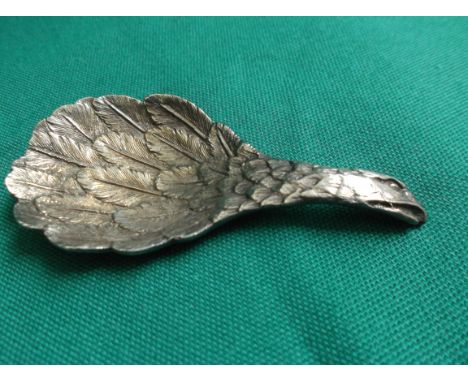Feathered oval caddy spoon (London 1977)