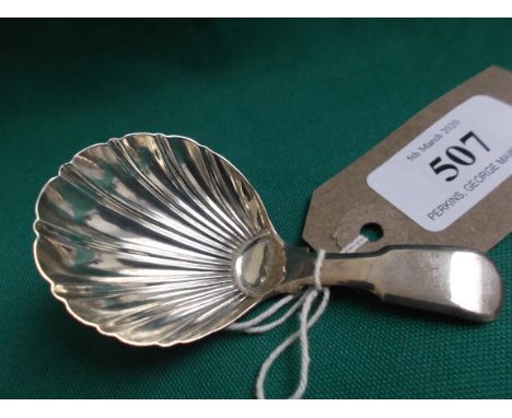 Scallop shell silver caddy spoon (London 1829)