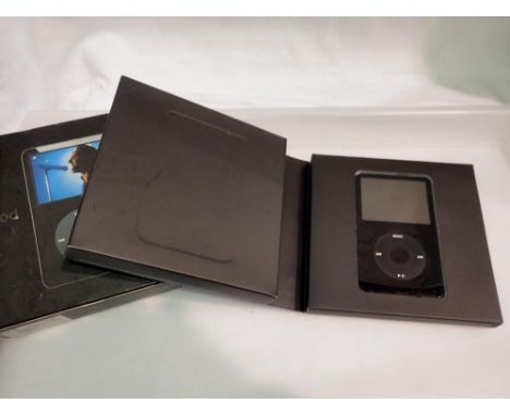 Boxed iPod, 1st edition. UK P&amp;P Group 1 (£16+VAT for the first lot and £2+VAT for subsequent lots) 