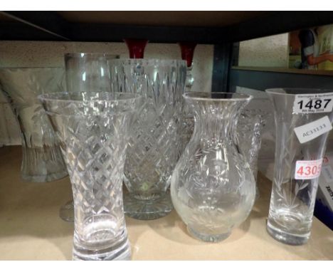 Shelf of mixed glass, including crystal. Not available for in-house P&amp;P 