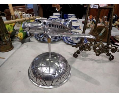 Polished aluminium twin-propeller plane ornament, H: 28 cm. UK P&amp;P Group 2 (£20+VAT for the first lot and £4+VAT for subs