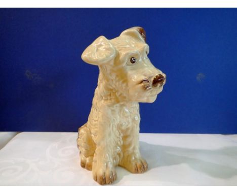 Sylvac dog sitting, model 1379. UK P&amp;P Group 2 (£20+VAT for the first lot and £4+VAT for subsequent lots) 