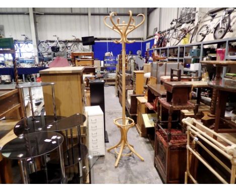 Light wood bentwood hat and coat stand. Not available for in-house P&amp;P 