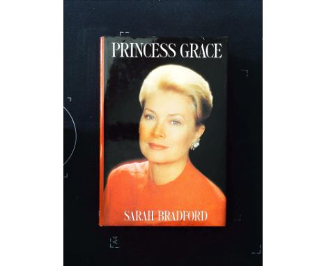 Princess Grace hardback book by Sarah Bradford, signed by author, dedicated to Bob Holness. Published 1984 Weidenfeld and Nic