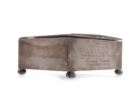 GEORGE V SILVER ART DECO TRINKET BOX
maker EJ Houlston, Birmingham 1933, of rectangular form, on bun feet, engine turned and 