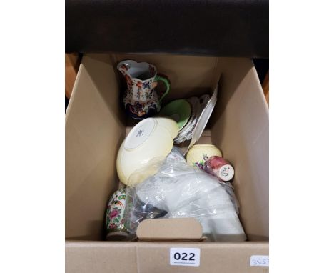BOX LOT TO INCLUDE CARLTONWARE, 1930 CERAMICS, IRON AND LINEN
